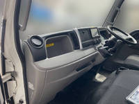 三菱ふそうキャンターアルミバン小型（2t・3t）[写真25]