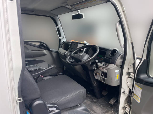 三菱ふそうキャンターアルミバン小型（2t・3t）[写真26]