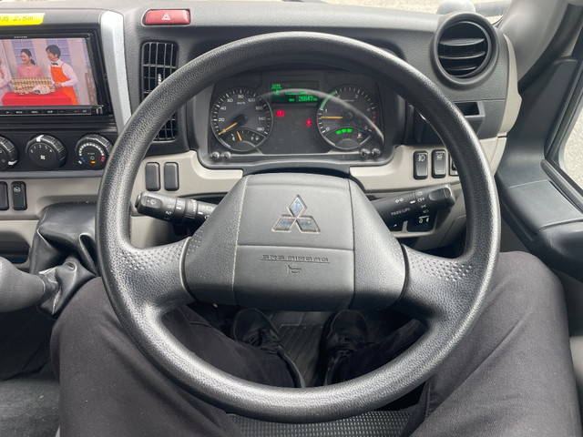 三菱ふそうキャンターアルミバン小型（2t・3t）[写真28]