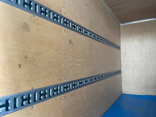 三菱ふそうキャンターアルミバン小型（2t・3t）[写真09]