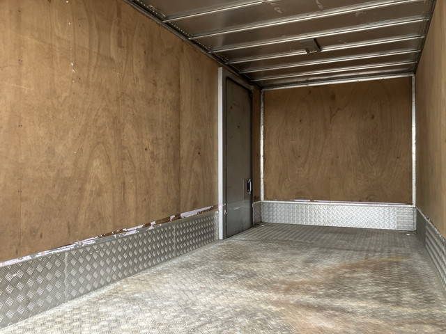 トヨタトヨエースアルミバン小型（2t・3t）[写真11]