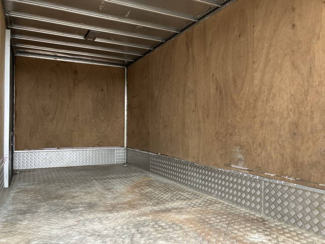 トヨタトヨエースアルミバン小型（2t・3t）[写真12]