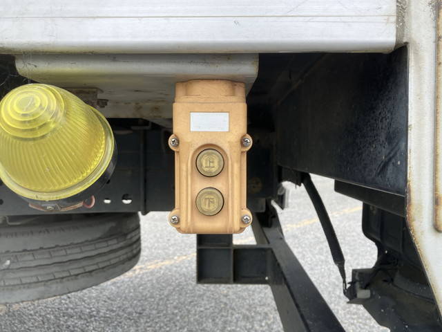 トヨタトヨエースアルミバン小型（2t・3t）[写真18]