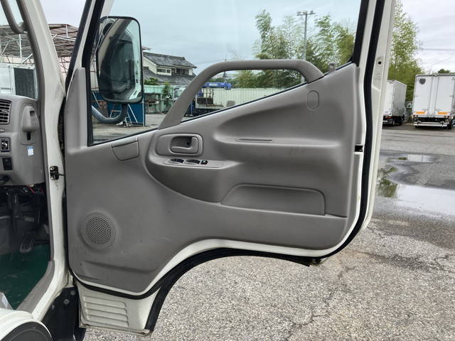 トヨタトヨエースアルミバン小型（2t・3t）[写真31]