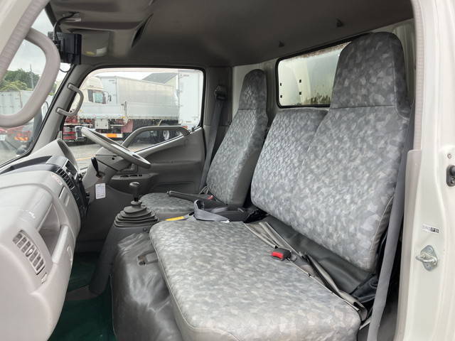 トヨタトヨエースアルミバン小型（2t・3t）[写真33]