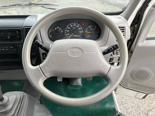 トヨタトヨエースアルミバン小型（2t・3t）[写真38]