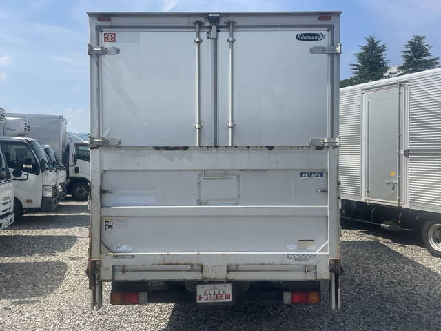 トヨタトヨエースアルミバン小型（2t・3t）[写真08]