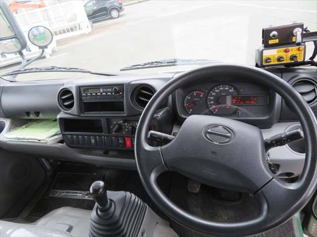 日野デュトロパッカー車（塵芥車）小型（2t・3t）[写真36]