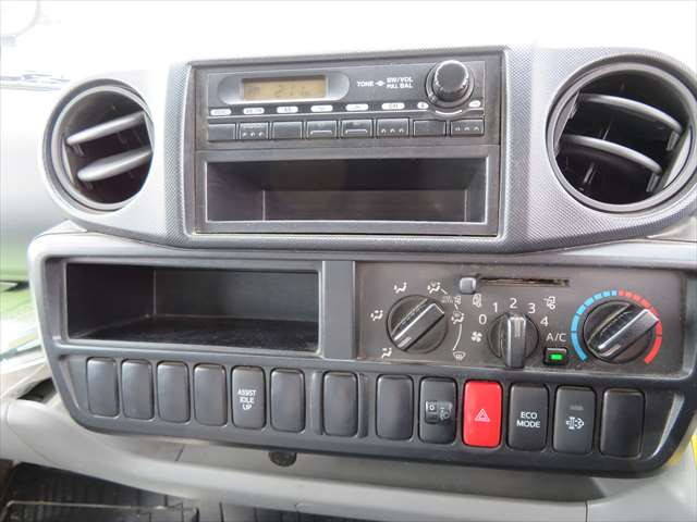 日野デュトロパッカー車（塵芥車）小型（2t・3t）[写真38]