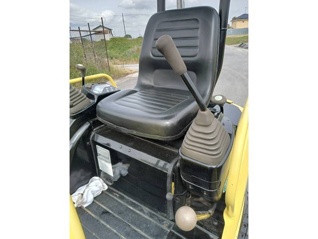 ヤンマーミニユンボ（ミニバックホー）[写真15]