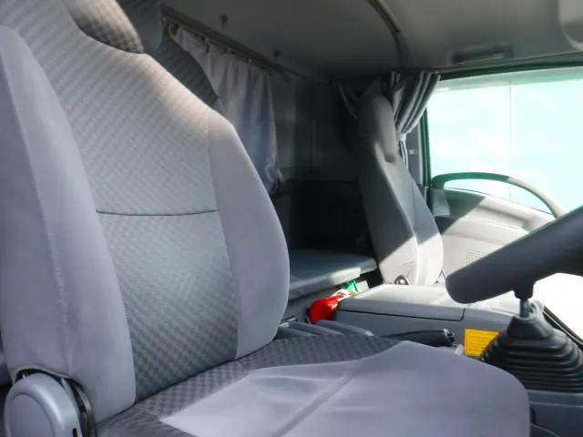 いすゞフォワードアルミウイング中型（4t）[写真12]