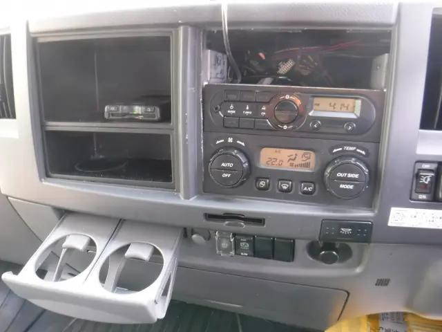 いすゞフォワードアルミウイング中型（4t）[写真13]