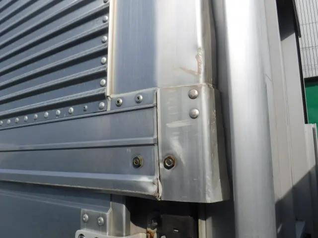 いすゞフォワードアルミウイング中型（4t）[写真21]