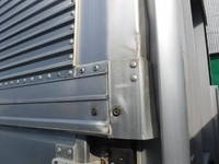 いすゞフォワードアルミウイング中型（4t）[写真22]