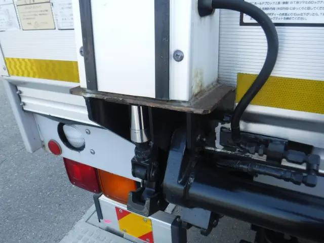 いすゞフォワードアルミウイング中型（4t）[写真28]