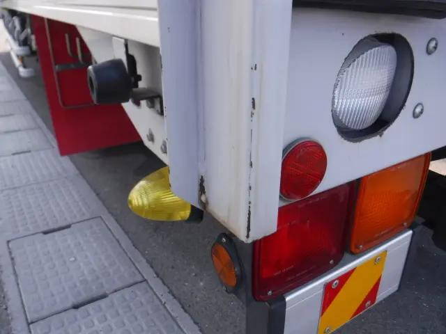 いすゞフォワードアルミウイング中型（4t）[写真32]