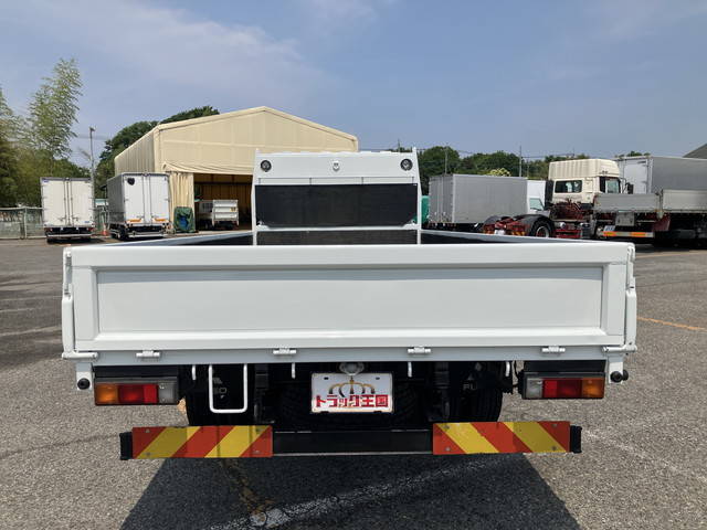 三菱ふそうキャンター平ボディ小型（2t・3t）[写真11]