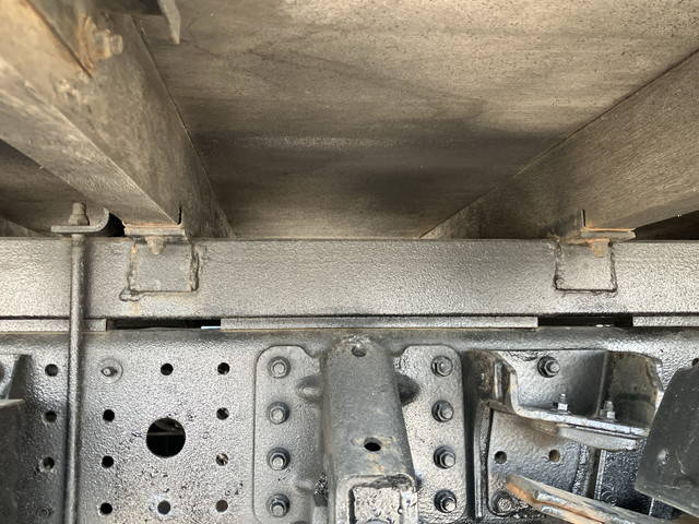 三菱ふそうキャンター平ボディ小型（2t・3t）[写真21]