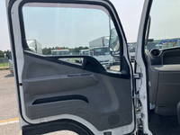 三菱ふそうキャンター平ボディ小型（2t・3t）[写真24]