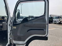 三菱ふそうキャンター平ボディ小型（2t・3t）[写真25]