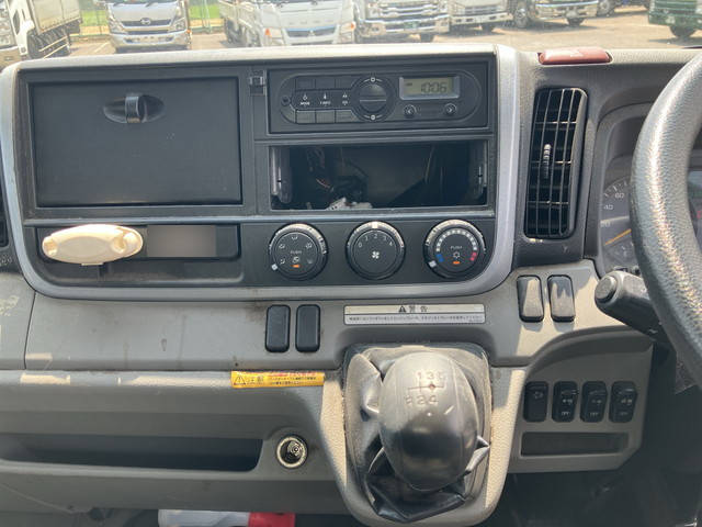 三菱ふそうキャンター平ボディ小型（2t・3t）[写真33]