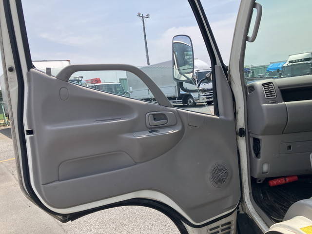 日野デュトロ平ボディ小型（2t・3t）[写真28]