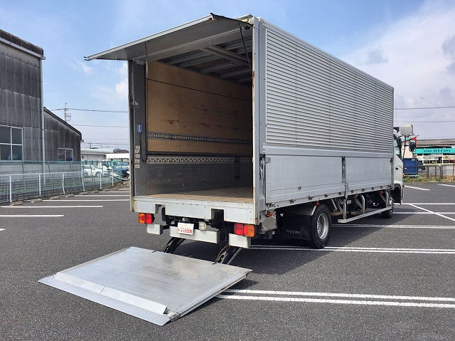 日野レンジャーアルミウイング中型（4t）[写真02]