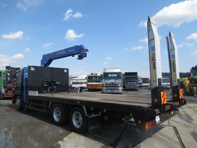 三菱ふそうファイターセルフクレーン3段増トン（6t・8t）[写真02]