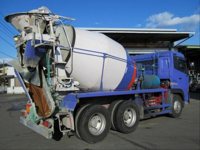 UDトラックスクオンミキサー車（コンクリートミキサー）大型（10t）[写真02]