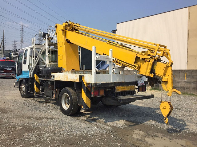 いすゞフォワード穴掘建柱車中型（4t）[写真02]