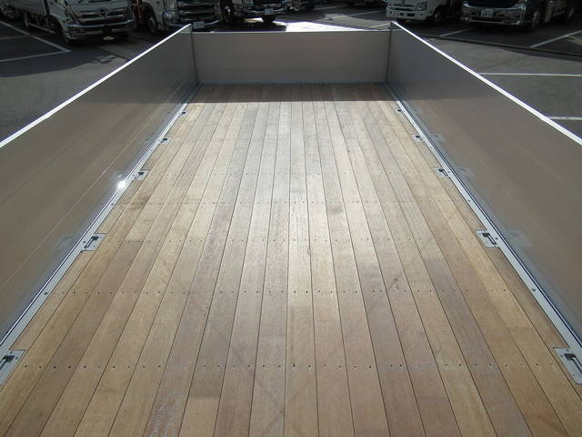 日野レンジャーアルミブロック中型（4t）[写真06]