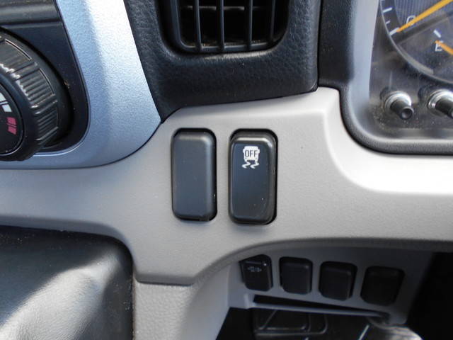 三菱ふそうキャンター平ボディ小型（2t・3t）[写真24]