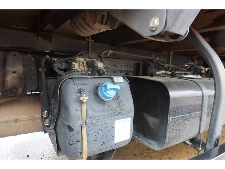 UDトラックスカゼットクレーン4段小型（2t・3t）[写真15]