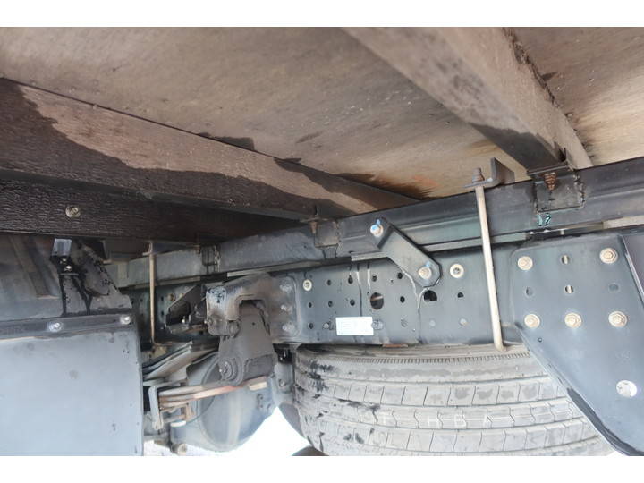 UDトラックスカゼットクレーン4段小型（2t・3t）[写真18]