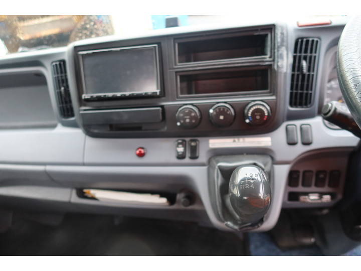 UDトラックスカゼットクレーン4段小型（2t・3t）[写真33]