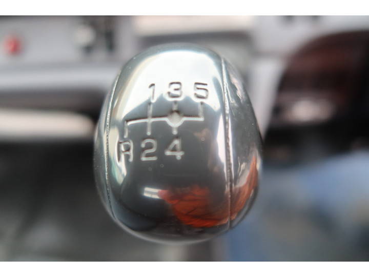 UDトラックスカゼットクレーン4段小型（2t・3t）[写真34]