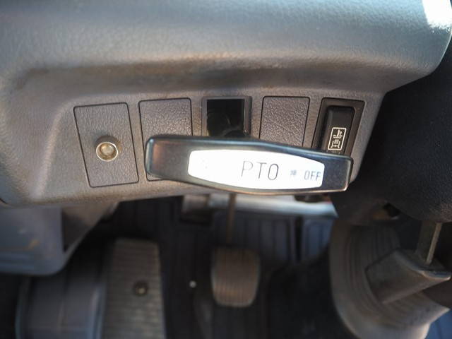 日野レンジャーセルフクレーン4段中型（4t）[写真38]