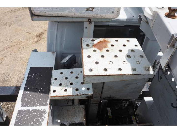 いすゞエルフ高所作業車小型（2t・3t）[写真19]