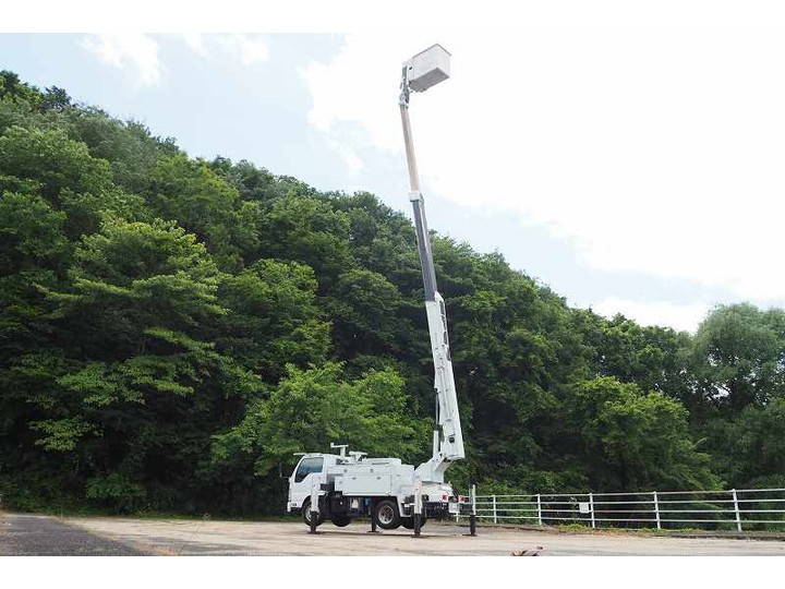 いすゞエルフ高所作業車小型（2t・3t）[写真24]