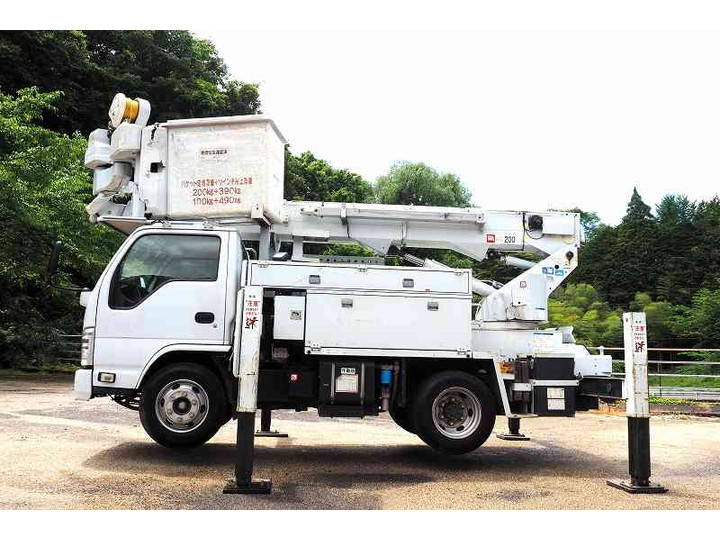 いすゞエルフ高所作業車小型（2t・3t）[写真05]