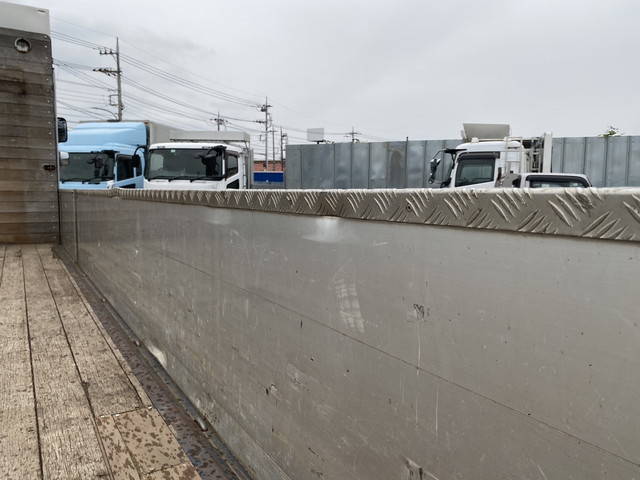 日野プロフィアアルミブロック大型（10t）[写真13]