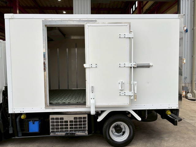 マツダタイタン冷凍車（冷蔵車）小型（2t・3t）[写真08]