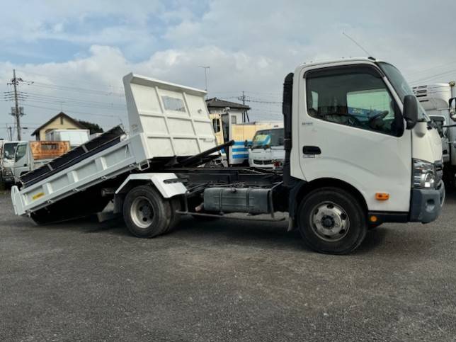 日野デュトロローダーダンプ小型（2t・3t）[写真03]