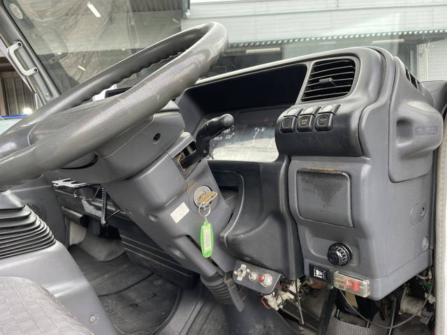 いすゞエルフアルミブロック小型（2t・3t）[写真31]