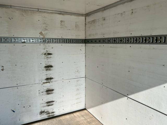 いすゞエルフパネルバン小型（2t・3t）[写真19]