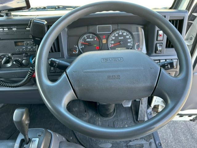 いすゞエルフパネルバン小型（2t・3t）[写真28]