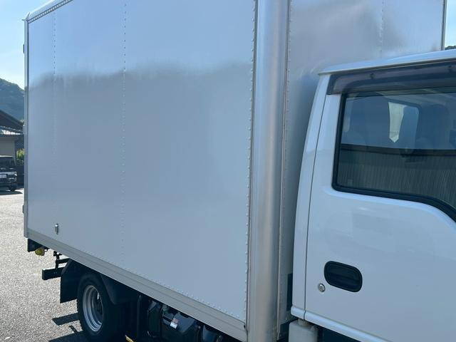 いすゞエルフパネルバン小型（2t・3t）[写真06]