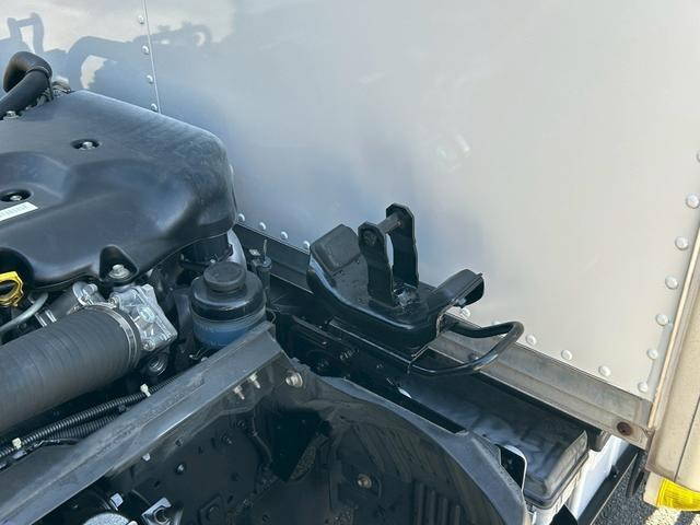 いすゞエルフパネルバン小型（2t・3t）[写真08]