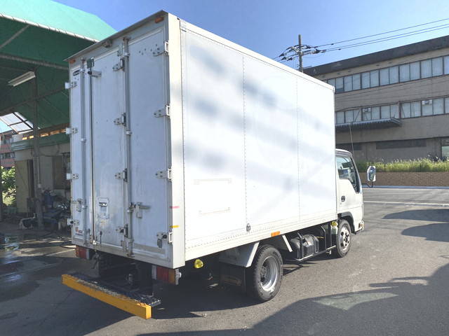 いすゞエルフパネルバン小型（2t・3t）[写真04]