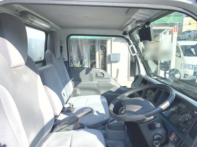 いすゞエルフパネルバン小型（2t・3t）[写真07]